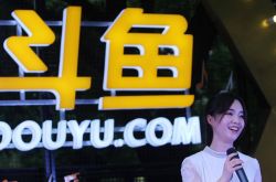 一条长标题资讯，这个标题会有一点长，但也不是很长，他有很大的可能会超出一行的区域范围